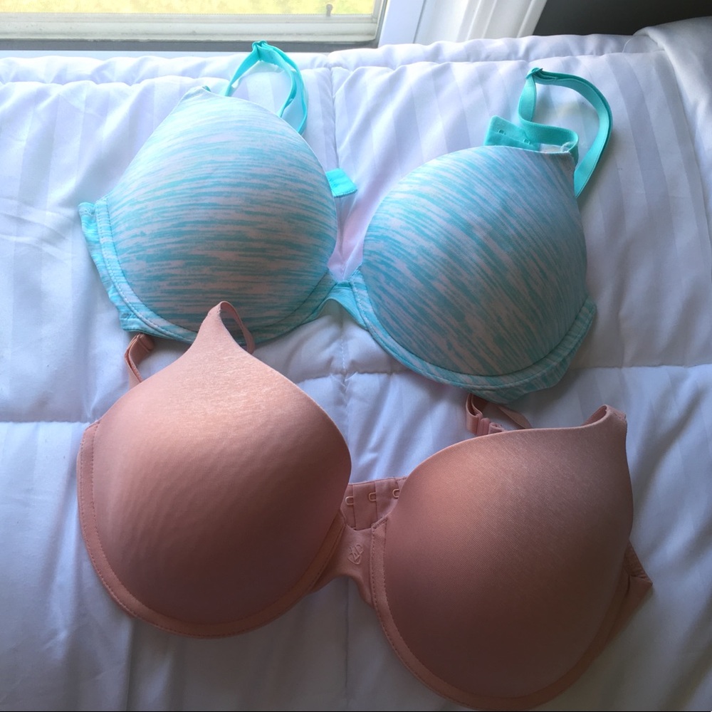2 Victoria Secret (PINK) bras